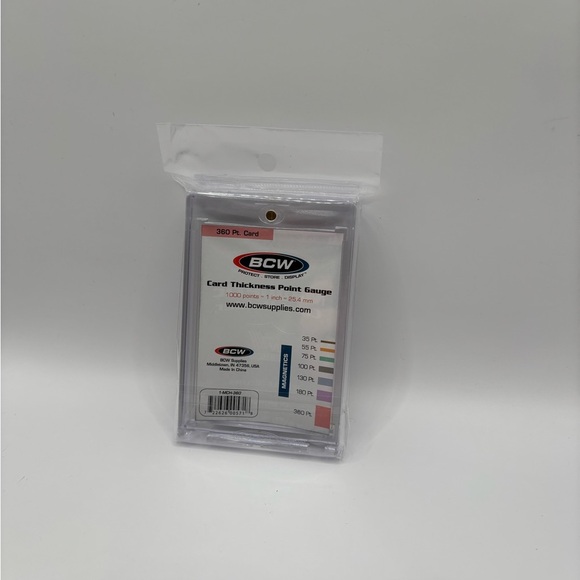 BCW 1-MCH-360 Magnetic Sports/Trading Card Holder - 360 Pt. Cards. - Picture 3 of 3